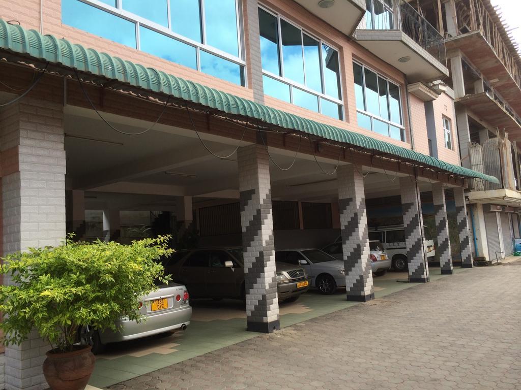 Mc-Elly'S Hotel Arusha Bagian luar foto